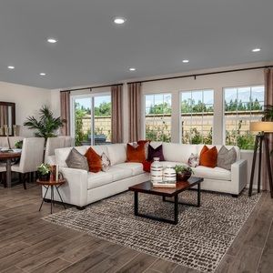 Meet your Posher, Edith